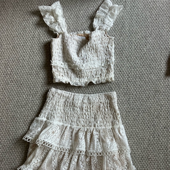 SAYLOR two piece white lace set (sold as a pair) - Picture 2 of 6